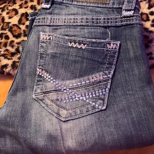 I’m selling jeans that are to small